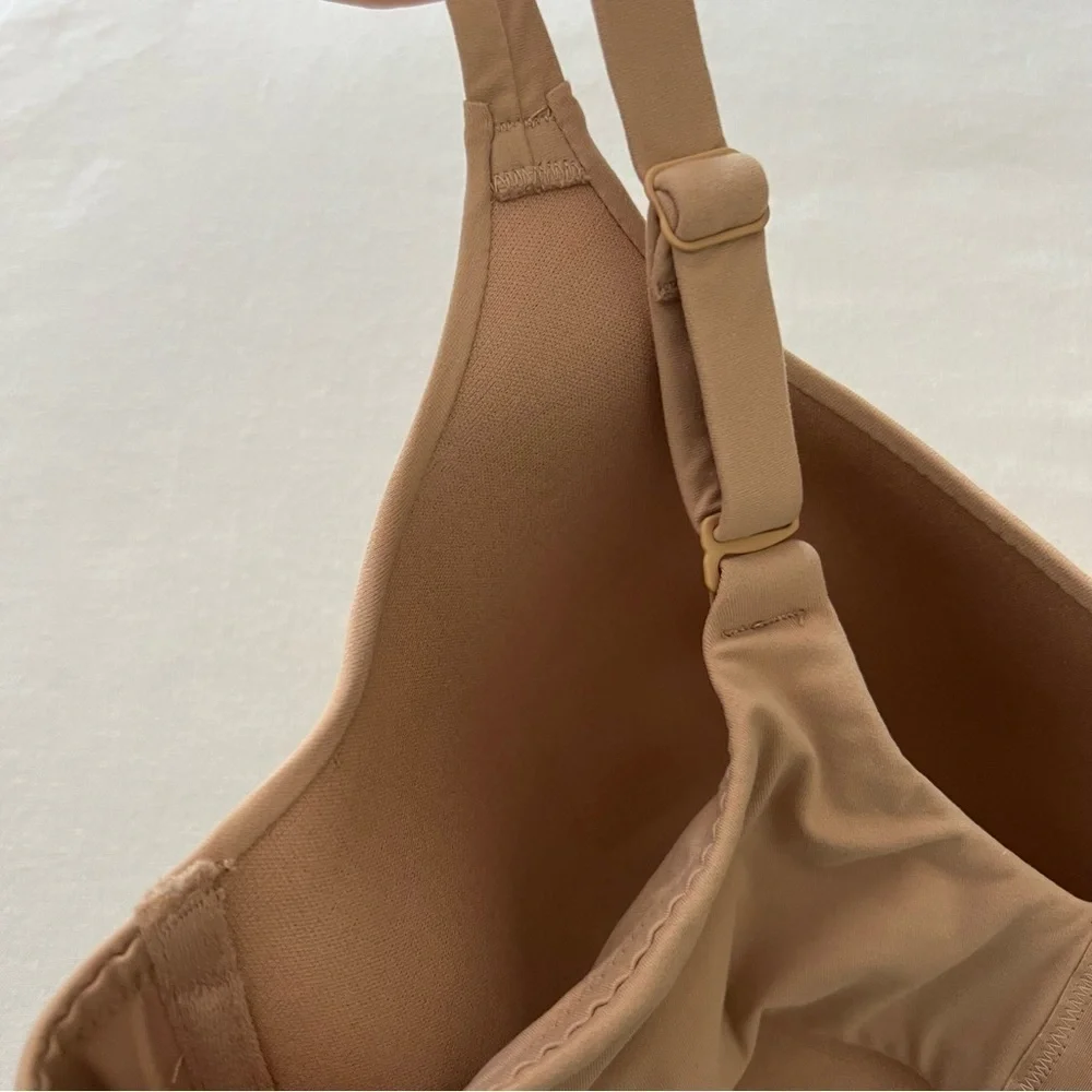 Skims Fits Everybody T-Shirt Bra in Clay - Picture 9 of 15